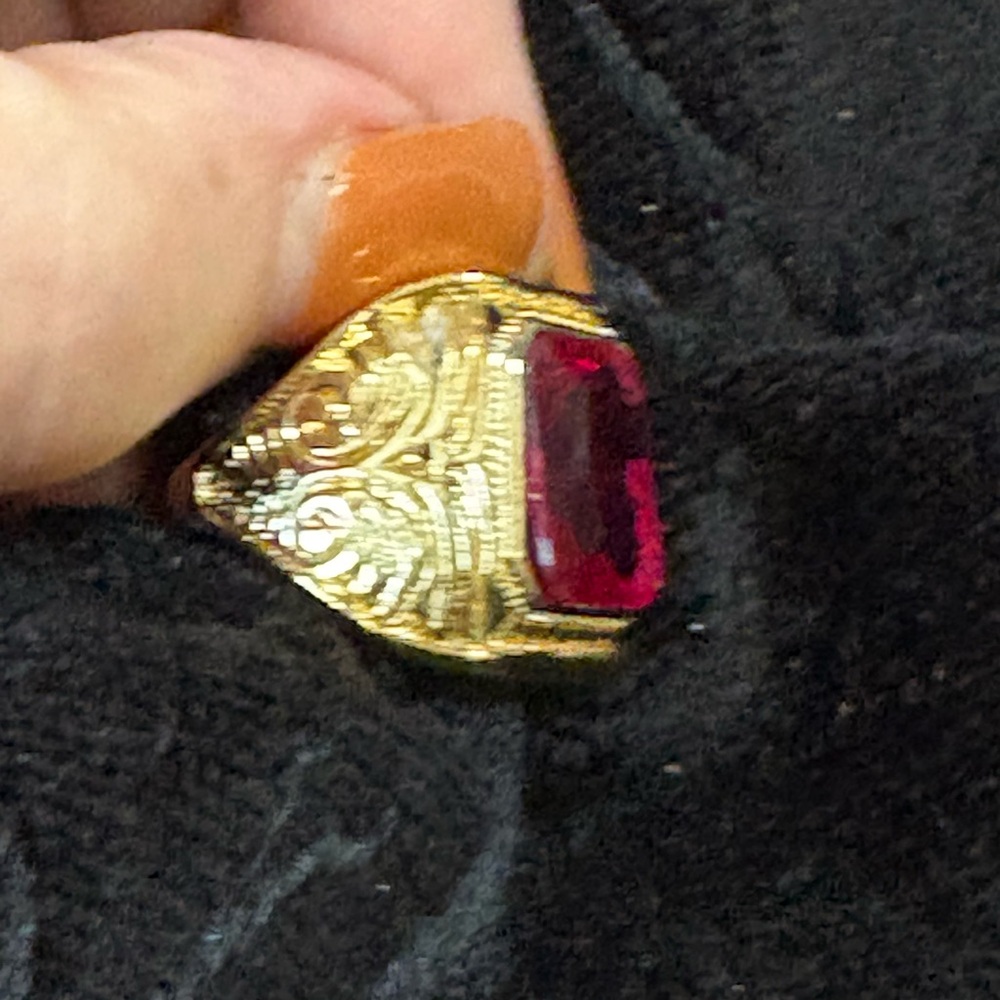 ELEGANT FACETED FAUX RUBY RED RING - Picture 4 of 16